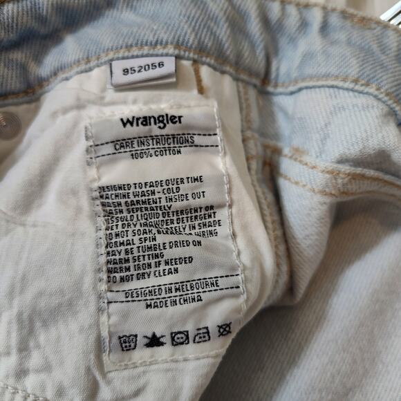 WRANGLER DISTRESSED HIGH WAISTED JEANS LITA WOMEN SIZE 10 BUTTONFLY  LIGHT WASH - Picture 14 of 17